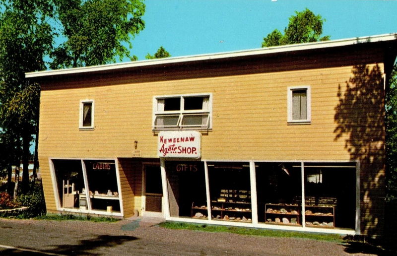 Keweenaw Agate Shop - Vintage Postcard